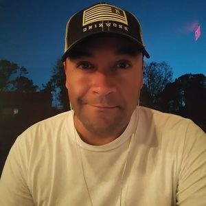 Meet your Posher, Efrain